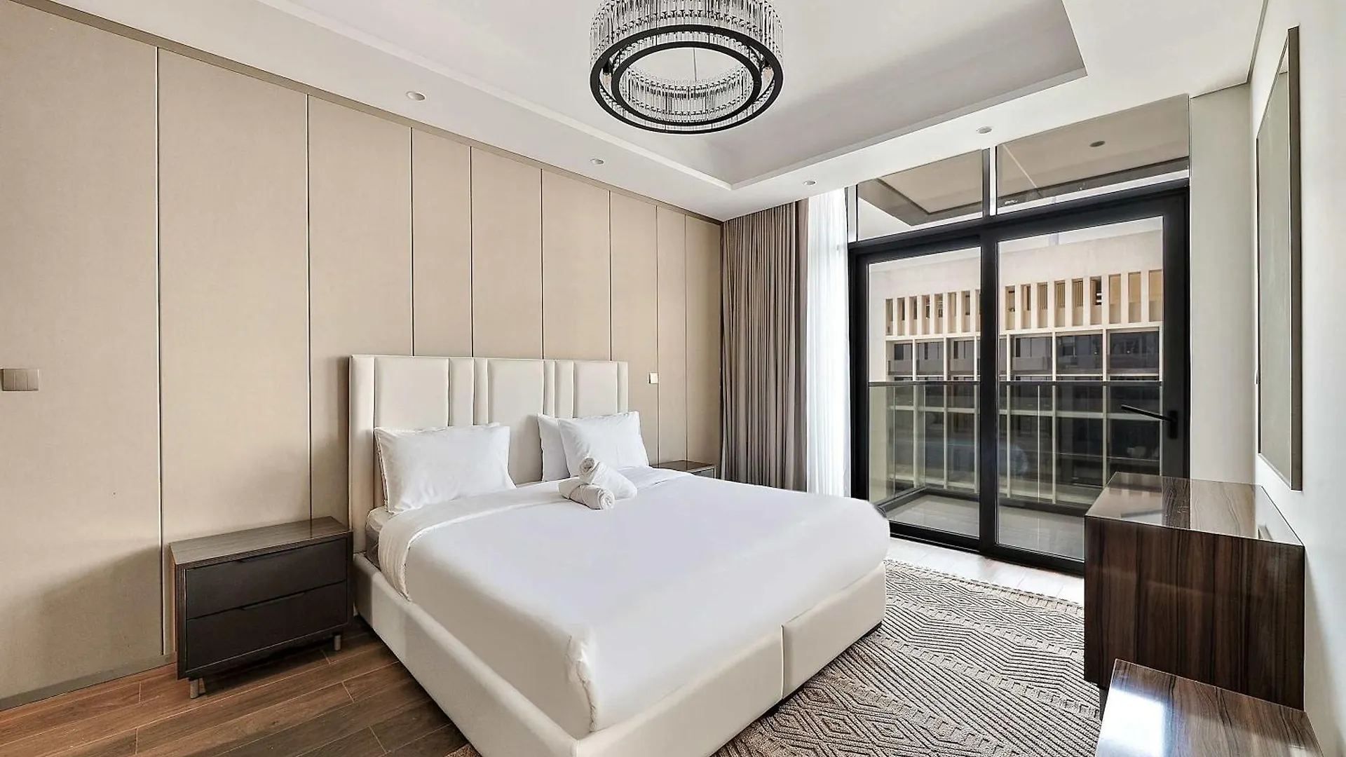 Luxury 1-Bedroom Apart In Business Bay Dubai United Arab Emirates