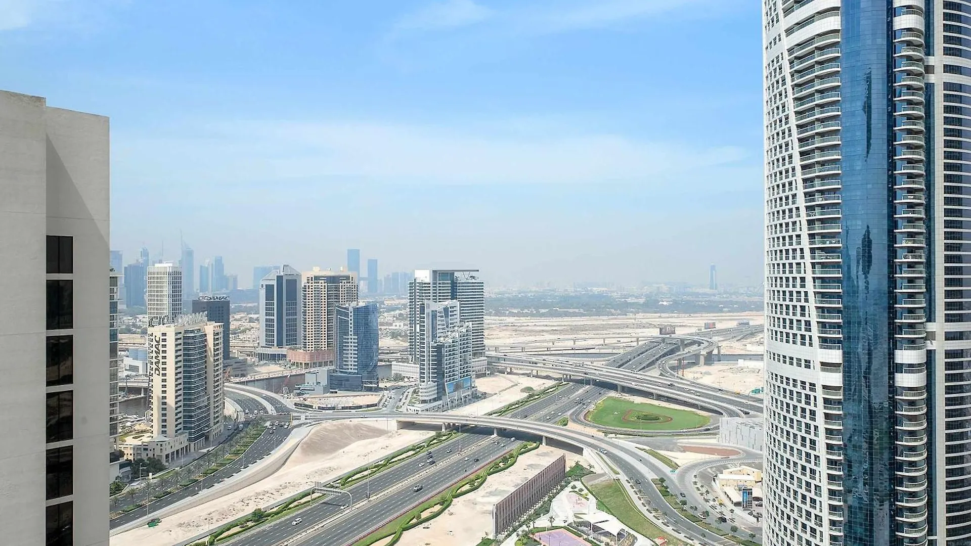 Luxury 1-Bedroom Apart In Business Bay Dubai 0*,