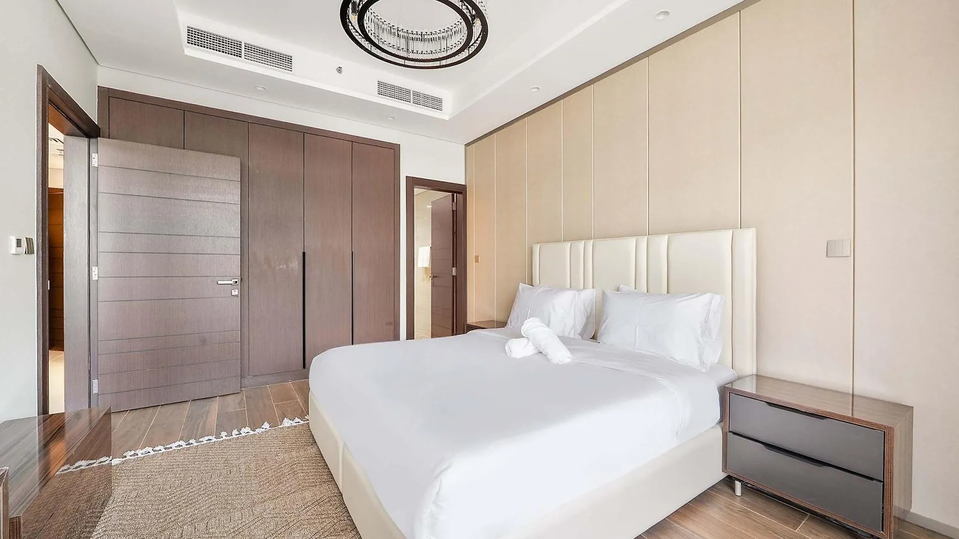 Luxury 1-Bedroom Apart In Business Bay Dubai Apartment